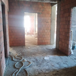 Ağ şəhər kompleksində yeni tikili satılır