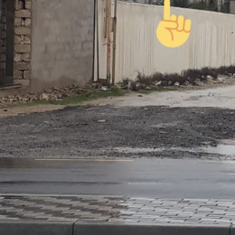 Mərdəkanda həyət evi satılır