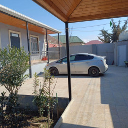 Yeni ramanada həyət evi satılır