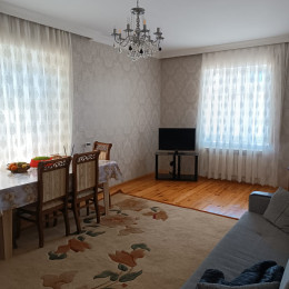 Yeni ramanada həyət evi satılır