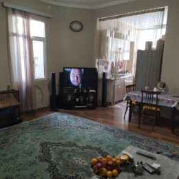 Zabratda həyət evi satılır