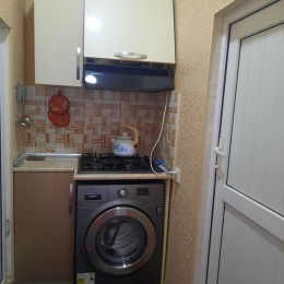 Zabratda həyət evi satılır