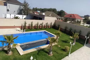 Mərdəkanda bağ evi satılır