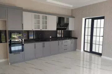 Mərdəkanda bağ evi satılır