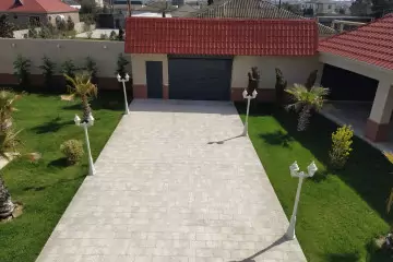 Mərdəkanda bağ evi satılır