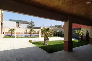 Mərdəkanda bağ evi satılır