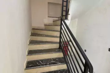 Binəqədidə həyət evi satılır