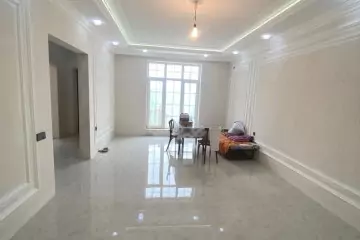 Binəqədidə həyət evi satılır