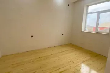 Binəqədidə həyət evi satılır