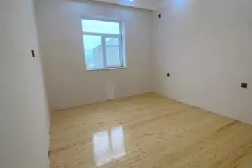 Binəqədidə həyət evi satılır