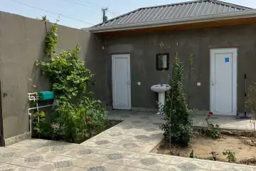 Ramanada həyət evi satılır