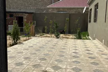 Ramanada həyət evi satılır