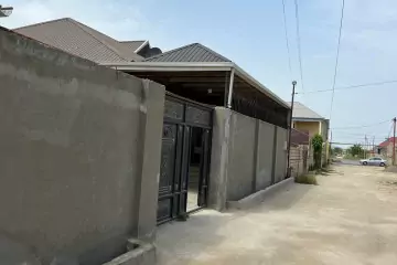 Ramanada həyət evi satılır