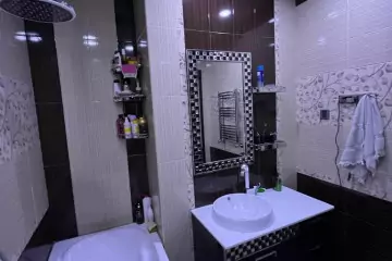 Satılır Yeni Tikili 8-ci Kilometrdə