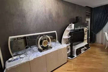 Satılır Yeni Tikili 8-ci Kilometrdə