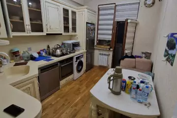 Satılır Yeni Tikili Xalqlar Dostluğuda
