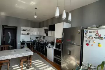 Satılır Yeni Tikili Bakı Kinoteatrıda