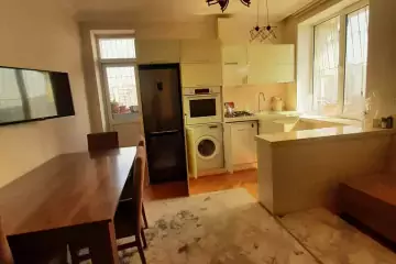 Satılır Yeni Tikili Ukraniya Dairəsida
