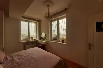 Satılır Yeni Tikili Ukraniya Dairəsida