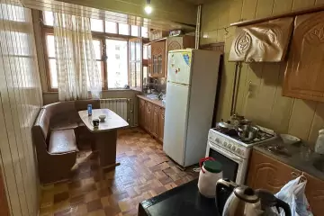 Satılır Köhnə Tikili Yasamalda