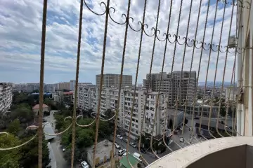 Satılır Yeni Tikili Bakı Kinoteatrıda