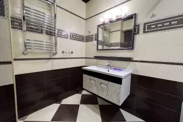 Satılır Yeni Tikili Bakı Kinoteatrıda