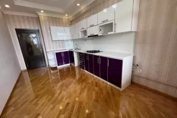 Satılır Yeni Tikili Bakı Kinoteatrıda