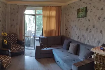 Satılır Köhnə Tikili Beşmərtəbədə