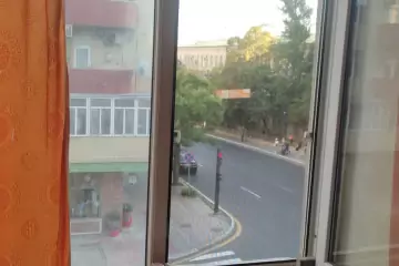 Satılır Köhnə Tikili Beşmərtəbədə