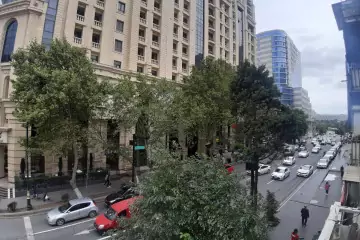 Satılır Köhnə Tikili Beşmərtəbədə