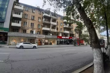 Satılır Köhnə Tikili Beşmərtəbədə