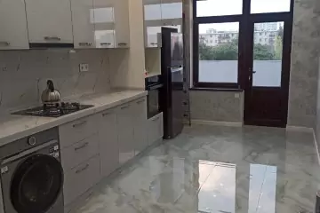 Aylıq Kirayə Yeni Tikili 7-ci Mikrorayonda