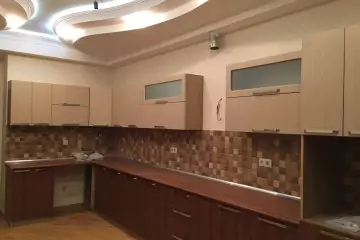 Satılır Yeni Tikili Ağ şəhər Kompleksində