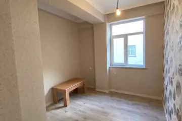 Satılır Yeni Tikili Qurtuluş 93da