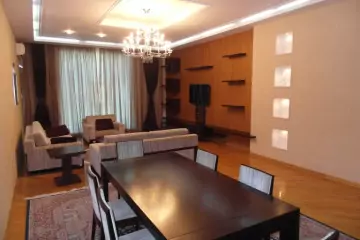 Aylıq Kirayə Yeni Tikili Gənclik Mallda