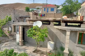 Satılır Həyət Evi Siyəzən Rayonunda 