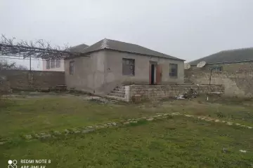 Satılır Həyət Evi Yeni Ramana Qəsəbəsida 