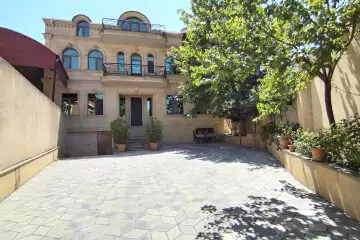 Satılır Villa 28 May Qəsəbəsidə 