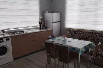 Günlük Kirayə Bağ Evi Qax Rayonunda