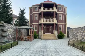 Satılır Villa Bakıxanovda 