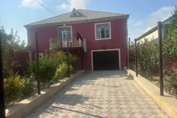 Satılır Həyət Evi Yeni Ramana Qəsəbəsida 