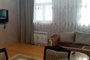 Satılır Həyət Evi Bakıxanovda 