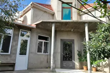 Satılır Həyət Evi əmircanda 