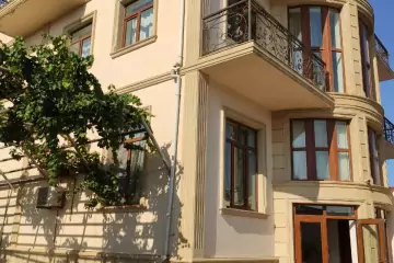 Satılır Villa Sahildə 