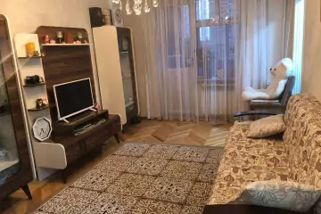 Satılır Köhnə Tikili Elmler Akademiyasıda