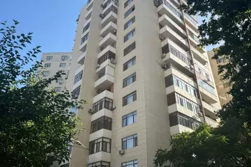 Satılır Yeni Tikili Elmler Akademiyasıda
