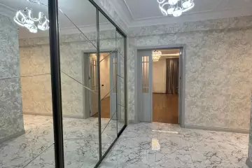 Satılır Yeni Tikili Elmler Akademiyasıda