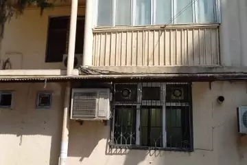 Satılır Köhnə Tikili Elmler Akademiyasıda