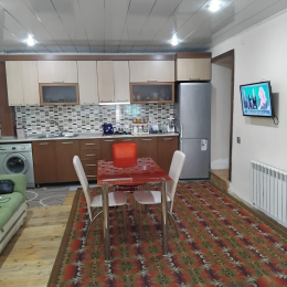 Günlük kirayə 4 otaqlı Villa 150 m², 5 sot  torpaq, Qax rayonu