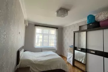 Satılır Yeni Tikili Elmler Akademiyasıda